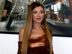 “EVO GA MOJ STOMAK” Kija Kockar ne krije sreću, hitno se oglasila – dugo ne želi da otkrije identitet EMOTIVNOG PARTNERA, a poklon koji je dobila ju je ostavio bez riječi (FOTO)