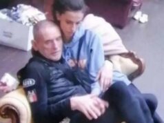 Skandal trese Zadrugu, Lepi Mića na udaru: Pjevač (62) u krilu dodiruje 42 godine mlađu, sad ga urnišu!