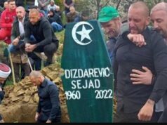POTRESAN PRIZOR S MEZARJA: Dino Dizdarević sahranio oca, od tuge se slomio pred svima – plakao kao kiša, držali ga da se ne sruši (FOTO)
