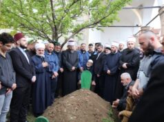 TIJELO MUAMERA ZUKORLIĆA NAKON EKSHUMACIJE I OBDUKCIJE UKOPANO U HAREMU ALTUN-ALEM DŽAMIJE