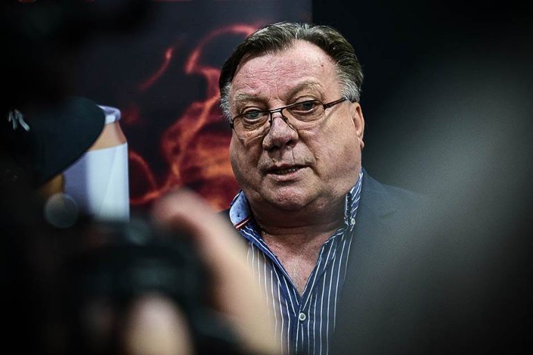 Halid Bešlić objavio tužnu vijest: ‘To je to što se mene tiče’