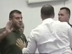 Video / Obračun Salke Zildžića i Smaje Mandžića u kancelarijama SDA