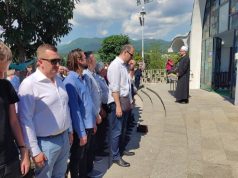 Na licu mjesta: Stotine građana klanjalo dženazu Segmedini Srni-Bajramović (Foto)