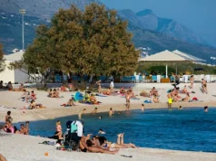 Ženu ugrizla zmija na plaži usred Splita: “Bilo je jako puno krvi… ugrizla me ravno u venu”