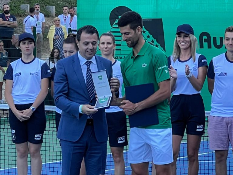 Novak Đoković proglašen za počasnog građanina Visokog