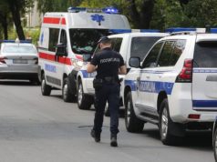 Ženi sjekirom smrskao glavu pa pokušao da se zakolje