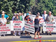 Danas nastavak protesta ispred zgrade OHR-a: Građani poručili Šmitu da neće odustati