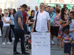 Građani Tuzle na ulicama: Dječak poručio “Hoću da mi mlijeko bude 1 KM”