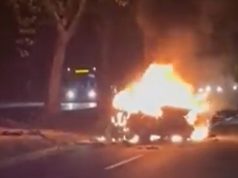 Stravičan snimak nesreće: Zabio se u banderu i živ izgorio u automobilu