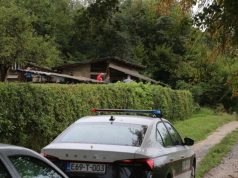 Prve fotografije s lica mjesta: Ovo je štala u kojoj je muž ubio ženu, pa presudio sebi (Foto)