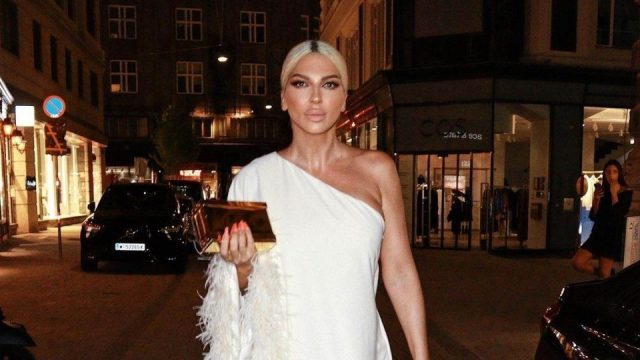 Karleuša poslala ženama snažnu poruku! Jelena progovorila o nasilju, pa Karleuša poslala ženama snažnu poruku! Jelena progovorila o nasilju, pa poručila: Kriv je samo onaj ko vas zlostavlja!