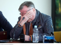 FOTOGRAFIJA HALIDA BEŠLIĆA RASPLAKALA JAVNOST: Pjevačica ne može da sakrije koliko je zaboljelo stanje kolege Halid Bešlić se prisjetio teške nesreće: Svaki dan prolazim pored tog mjesta!