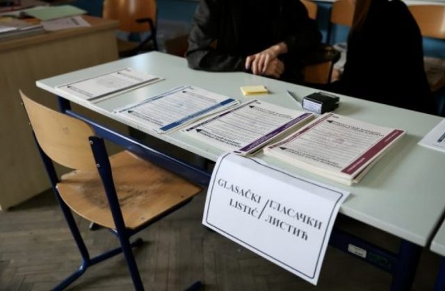 Otvaranje biračkog mjesta u Sarajevu kasnilo jer je predsjednik odbora prespavao!