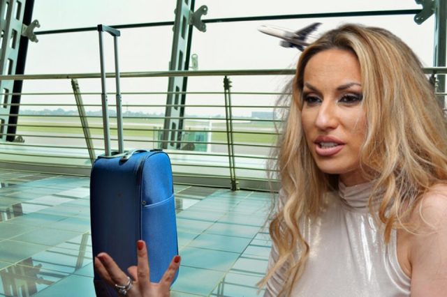 Rada Manojlović napravila haos na aerodromu: Pjevačicu opet potjerao maler, evo zbog čega je doživjela ogroman stres!