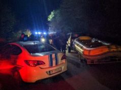 Stravična nesreća u kanjonu Tare, auto sletio u provaliju: Poginula majka, dvoje djece nestalo, treće dijete spašeno!