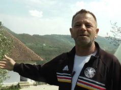 Pop ga zaobilazi, a komšije špijuniraju iz prikrajka: Ovo je Radiša, jedini Srbin koji otvoreno živi s dvije žene pod istim krovom! (Foto)