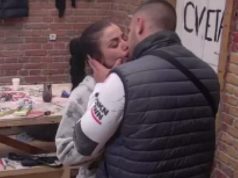 DEČKO JE ČEKA NAPOLJU, A ONA SE U RIJALITIJU LJUBI SA DRUGIM! Zadrugarka pričala da će biti vijerna, a sad se osramotila za sve pare