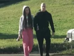 PRVI PAPARACO SNIMCI BRESKVICE I NJENOG ZGODNOG DEČKA POLICAJCA! Pjevačica se ne odvaja od njega, a u ovom izdanju su uhvaćeni