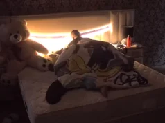 OCRNIO JE MILIČINU HIGIJENU KOD DUŠICE U STUDIJU, A SADA JE PAO NA NJEN ŠARM I IMAJU VRATOLOMIJE U HOTELU