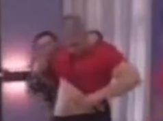 HOROR NA IMANJU! Poznati zadrugar razbio flašu pa se sjekao po stomaku, uznemirijući snimak preplavio mreže! (Video)