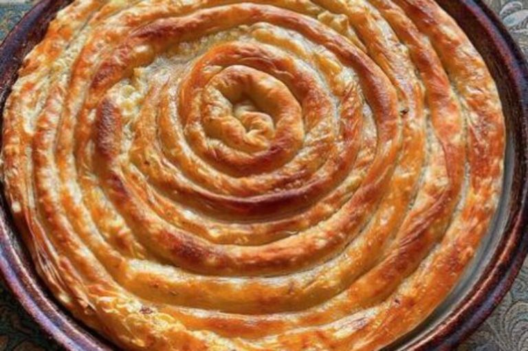 RECEPT BOŽE VREĆA ZA NAJUKUSNIJU PITU KROMIRUŠU: Jednu stvar nikad ne stavlja u nju i zato ispadne “vrh”