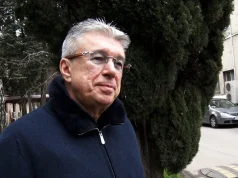 MUK ISPRED VILE SAŠE POPOVIĆA! Prizor pored kuće mami poglede prolaznika, a ovo su novi detalji u vezi sa njegovim liječenjem (FOTO)