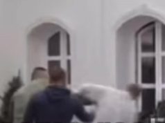 NASILNIK FILIP CAR PONOVO NOKAUTIRAO BILALA! Dva puta ga pesnicom udario u glavu, Sarajlija poletio na leđa, obezbjeđenje ga jedva zaustavilo