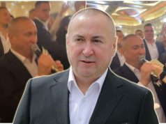 KAD ĐANI ŽENI SINA SVE GORI! Folker zapjevao, nastala opšta pomama, lete evri, a njega nose na leđima! Pogledajte ovaj ludi provod