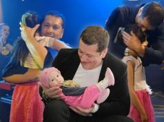 Pronašli smo sliku staru 10 godina! Pejović u naručju drži bebu – to je djevojčica kojoj je tada spasio život