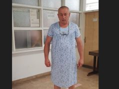 Nisu mu dali da u kratkim hlačama da uđe u zgradu PIO – otišao i kupio haljinu