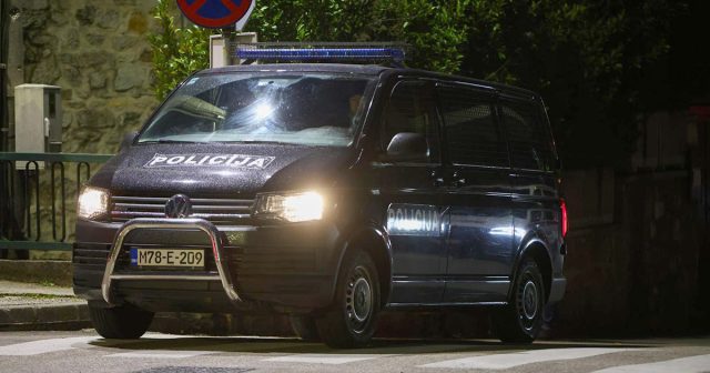 Mostar: Policijski očevid na mjestu sukoba navijača gdje je jedna osoba ozlijeđena