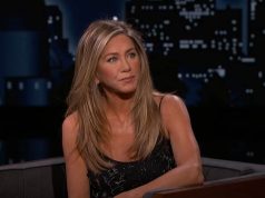 SNIMAK SKROZ GOLE DŽENIFER ANISTON KRUŽI MREŽAMA! Legla na njega i izazvala haos – “Sramota šta je uradila!” (VIDEO)