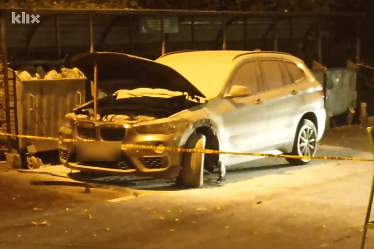 Sarajevo: Izgorio automobil na Grbavici, policija vrši uviđaj