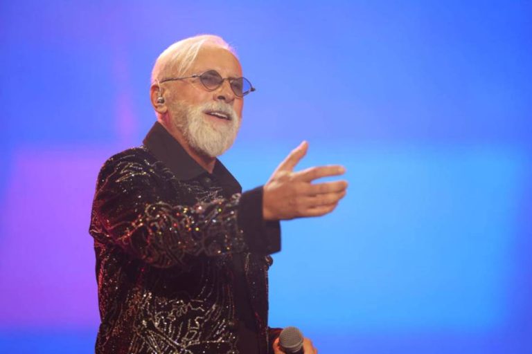 DINO MERLIN SE OBRATIO BEOGRADU! Nakon četiri koncerta u krcatoj Areni izustio samo ove dvije riječi