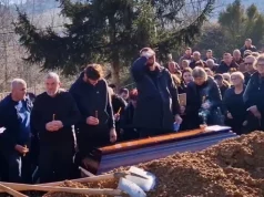 PRVE FOTOGRAFIJE JANJUŠA, NAKON SAHRANE BRATA MIHAILA: Zadrugar emotivno razoren, jedva na nogama stoji!