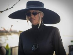 Kakvo značenje ima crni cvijet koji je Jelena Karleuša imala na grudima tokom glasanja