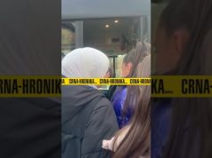 “U ovaj autobus nećeš ući”: Vozač javnog prevoza u Sarajevu izbacio stariju gospođu iz vozila