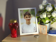 (VIDEO) Ispovijest roditelja dječaka kojeg je ubio drug u Srbiji: Sva djeca su znala da nosi noževe u školu
