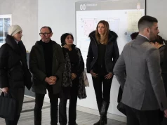 NAJPOTRESNIJA SCENA SA SUĐENJA ZA MASAKR U “RIBNIKARU” Majka Eme Kobiljski došla sa slikom mrtve kćerke, držala je čvrsto iza roditelja dječaka ubice