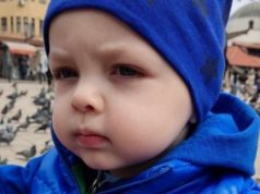 UDRUŽENJE POMOZI.BA POKRENULO APEL ZA LIJEČENJE/ Mali Adin (4) boluje od epilepsije, ima svakodnevne napade, više ne reaguje na lijekove: Potrebna mu je naša pomoć!
