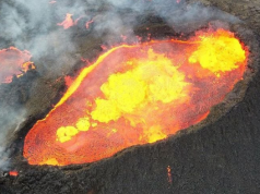 LAVA GUTA GRAD NA ISLANDU, GORE KUĆE
