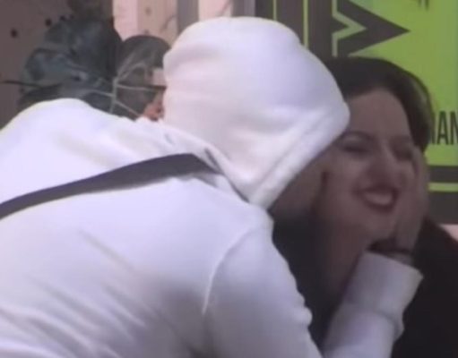 MIONA I STANISLAV SE STRASNO LJUBE I PIPAJU SVUDA PO TIJELU! Šok prizor u rijalitiju, kamera sve snima, čeka se da reaguje Ša