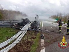 Ferrari se brzinom 200km/h zabio i prepolovio: Poginuo DJ sa Kosova i saputnica (FOTO)