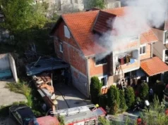 Požar u Novom Pazaru: Gori kuća u naselju Bukreš