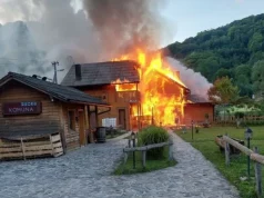 Požar u Ribniku: Izgorio restoran, unutra je bilo i gostiju