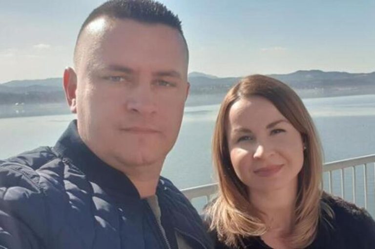 AMELU UDARAO SJEKIROM PO GLAVI, IMALA POVREDE PO LICU, VRATU Stigli rezultati obdukcije: Mujaga ubio ženu i djecu NA SVIREP NAČIN