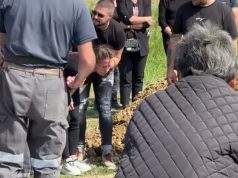 POTRESNE SCENE NA GROBLJU Pjevačica jedva stajala na nogama, vrišti od bola dok sahranjuje muža