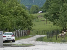 “Nazvao je kćerku i rekao ‘Ubiću i nju i sebe'”: Komšije u šoku nakon ubistva i samoubistva kod Foče, ovakvu tragediju nisu očekivali