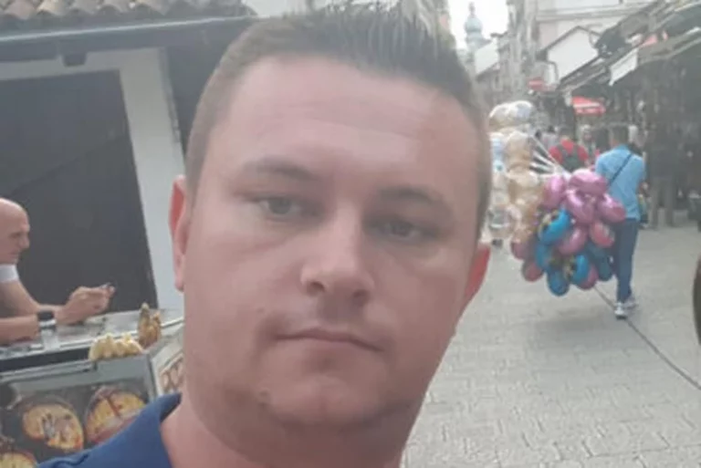 OVO JE MUŠKARAC KOJI JE UBIO SUPRUGU I DVOJE DJECE! Nakon stravičnog zločina skočio sa zgrade (FOTO)