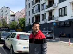 (VIDEO) DAN NAKON ŠTO JE PUŠTEN IZ PRITVORA Marko Miljković izašao bos iz zgrade u kojoj se desio haos: Evo šta je radio